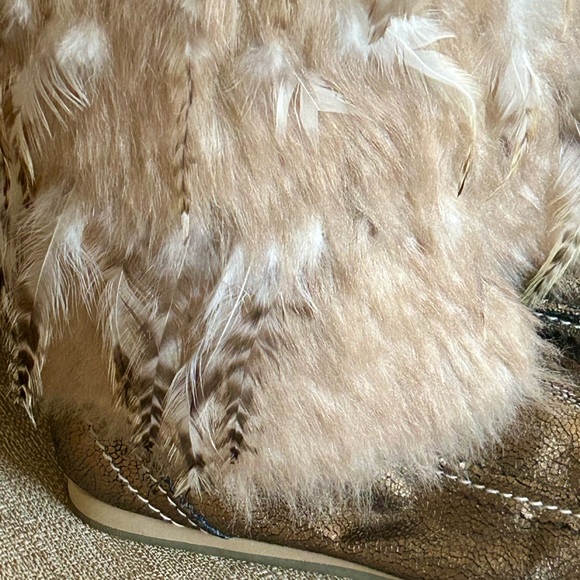 Feather & Faux Fur Boots / Slippers, Native American Style Maiden Princess - Picture 5 of 10